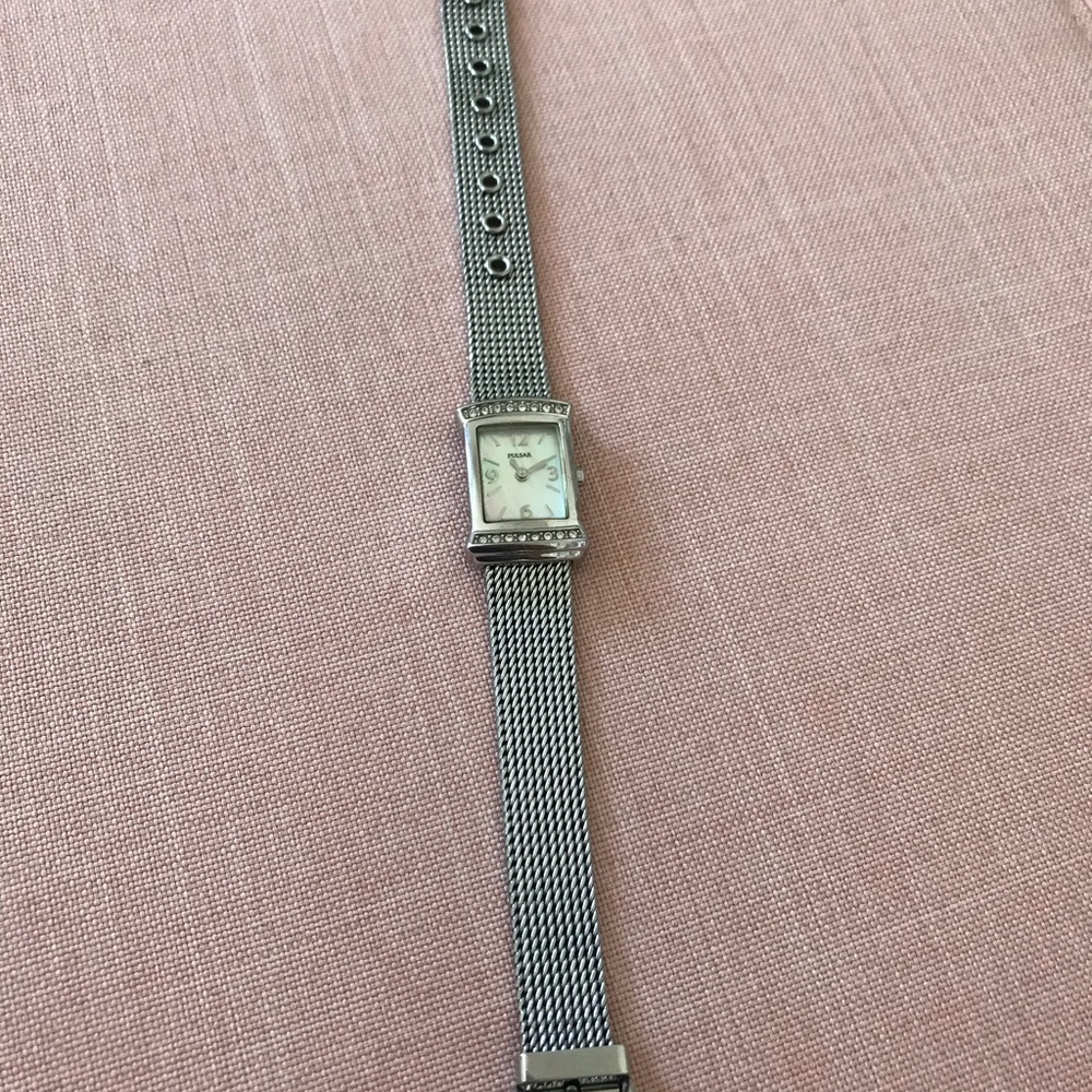 Elegant Pulsar watch - Picture 2 of 10